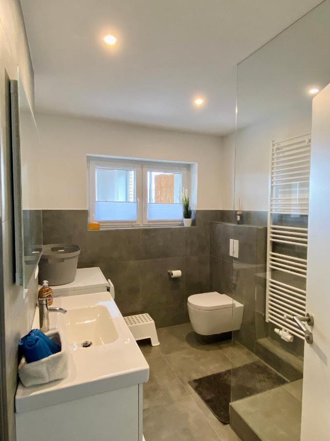 Traumhafte 115 Qm Ferienwohnung Am Steinhuder Meer, Ruhig, Komfortabel, Loggia, Parkplatz, Wifi Wunstorf Dış mekan fotoğraf