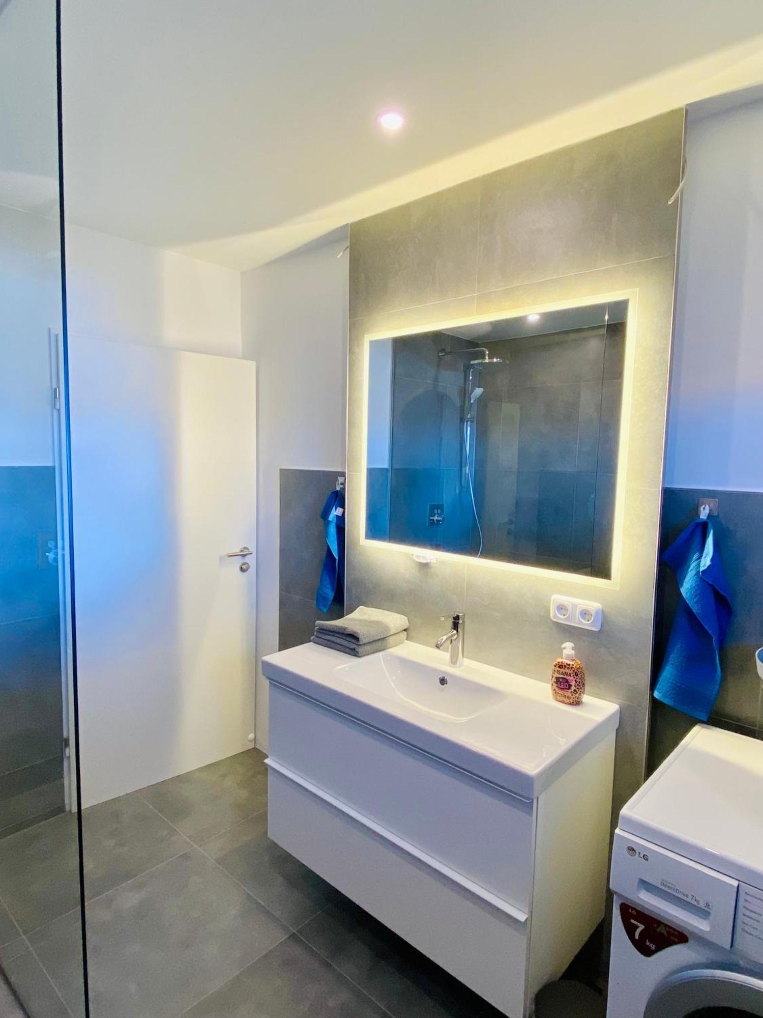 Traumhafte 115 Qm Ferienwohnung Am Steinhuder Meer, Ruhig, Komfortabel, Loggia, Parkplatz, Wifi Wunstorf Dış mekan fotoğraf